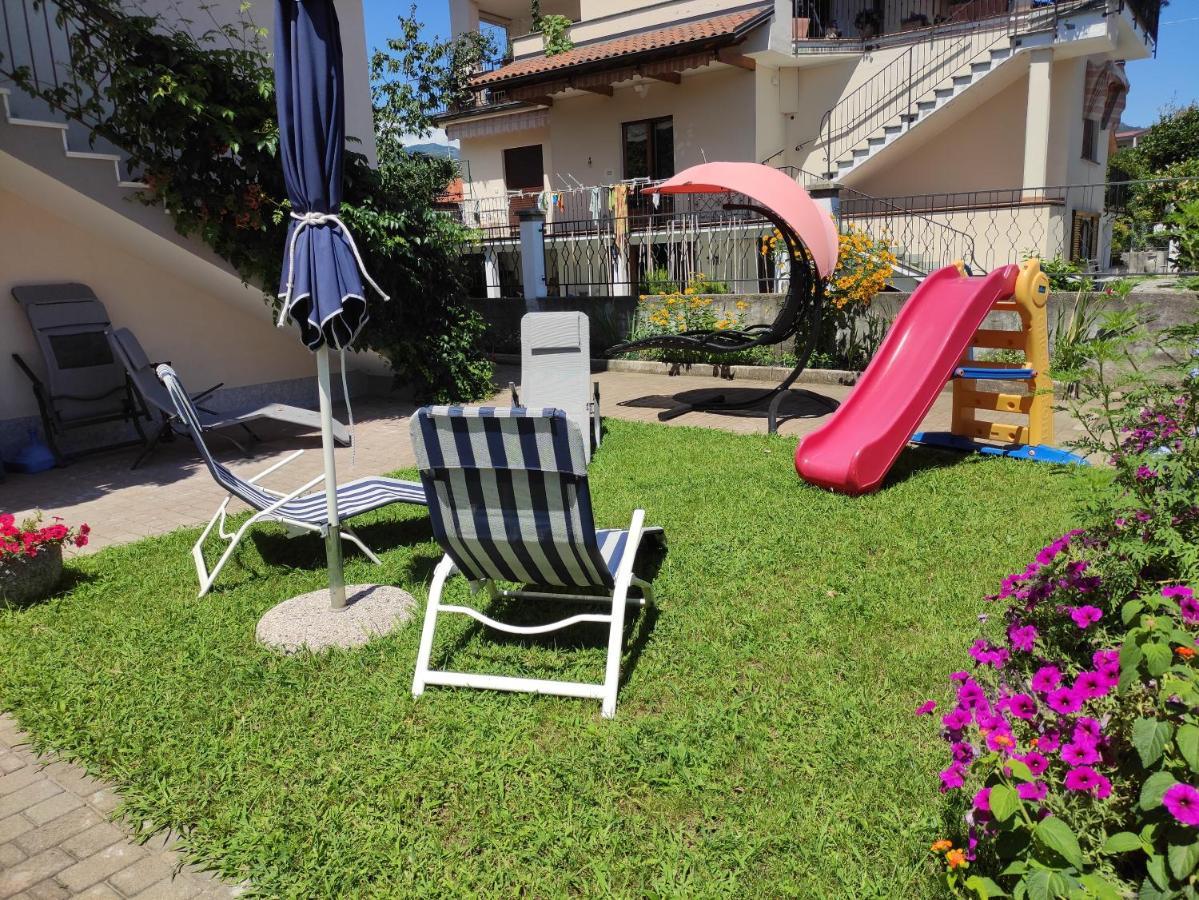 Il Nido Del Merlo Parcheggio E Giardino Verbania Luaran gambar